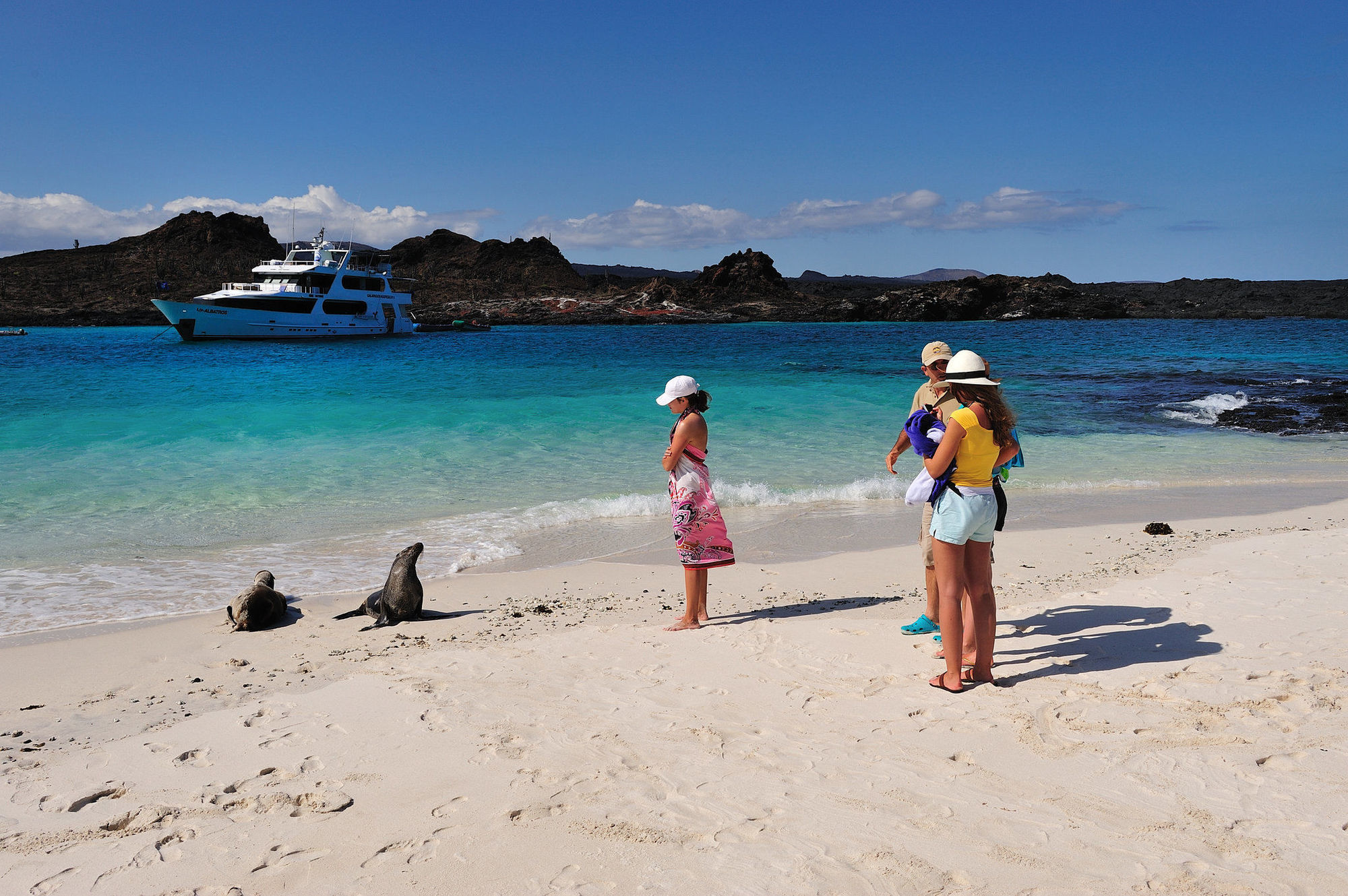 Pikaia Lodge Santa Cruz Island Εξωτερικό φωτογραφία
