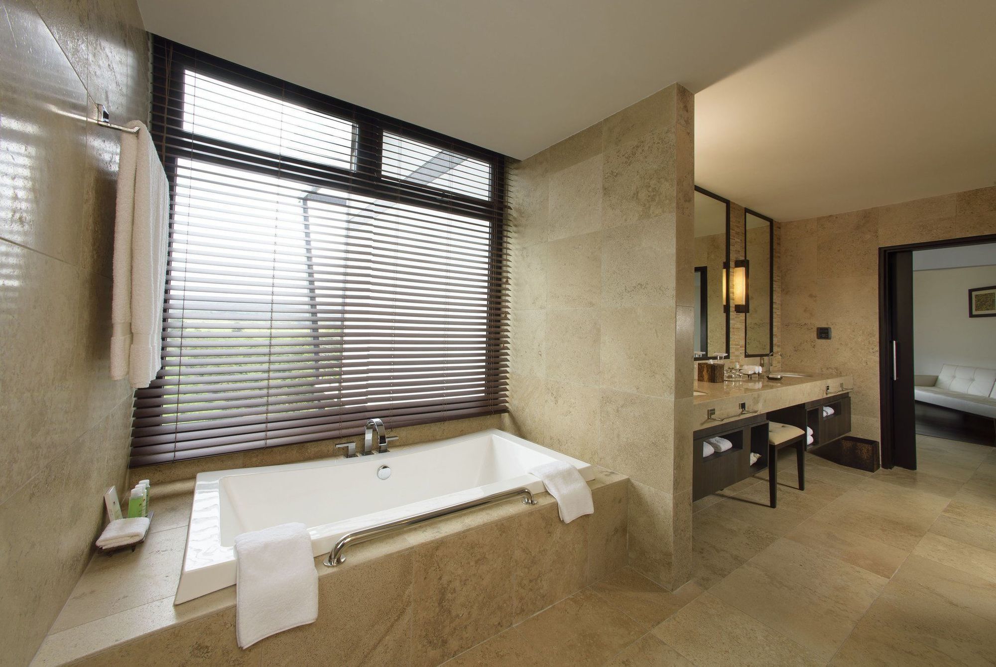 Pikaia Lodge Santa Cruz Island Εξωτερικό φωτογραφία